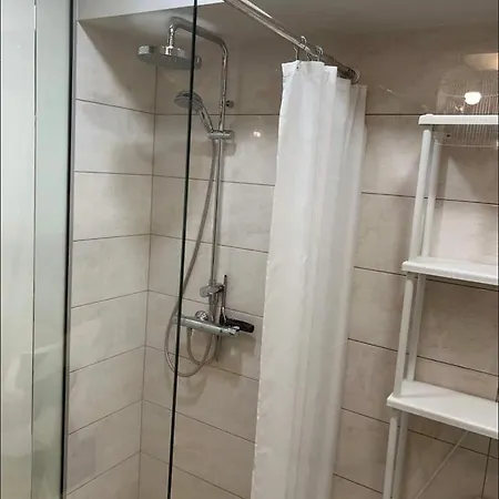 300m To The Apartment